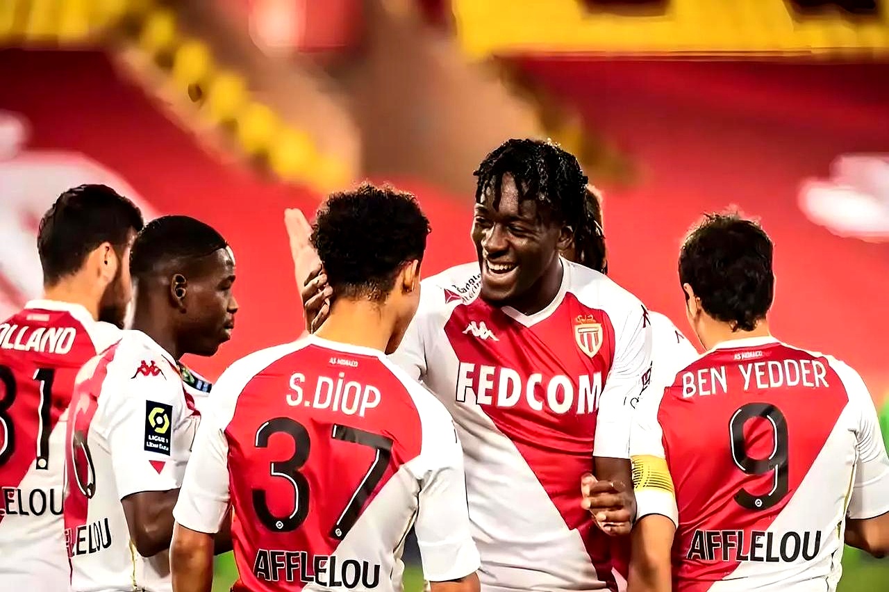 包含摩纳哥客场逼平巴黎圣日耳曼,领先优势缩小的词条 包含摩纳哥客场逼平巴黎圣日耳曼,领先优势缩小的词条