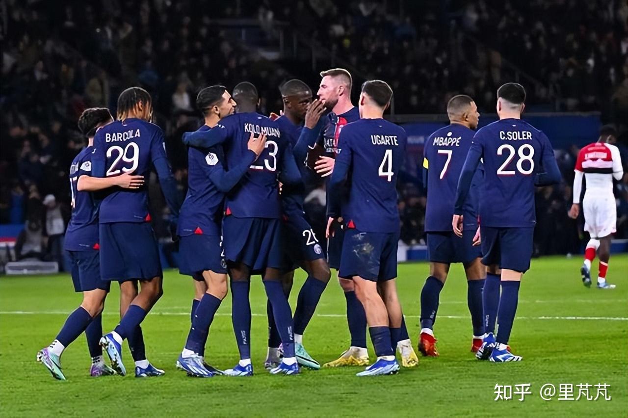 包含摩纳哥客场逼平巴黎圣日耳曼,领先优势缩小的词条 包含摩纳哥客场逼平巴黎圣日耳曼,领先优势缩小的词条