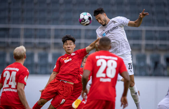 活塞球员集体爆发，率先打破不败记录的简单介绍