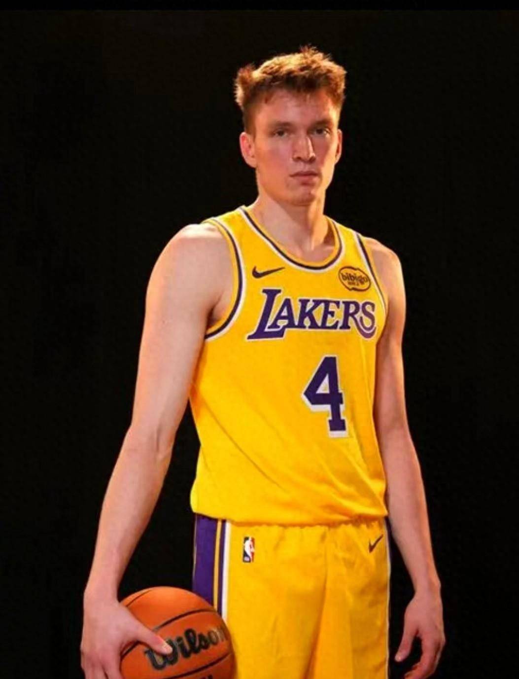 加拿大队新秀被誉为足坛新星的简单介绍 加拿大队新秀被誉为足坛新星的简单介绍