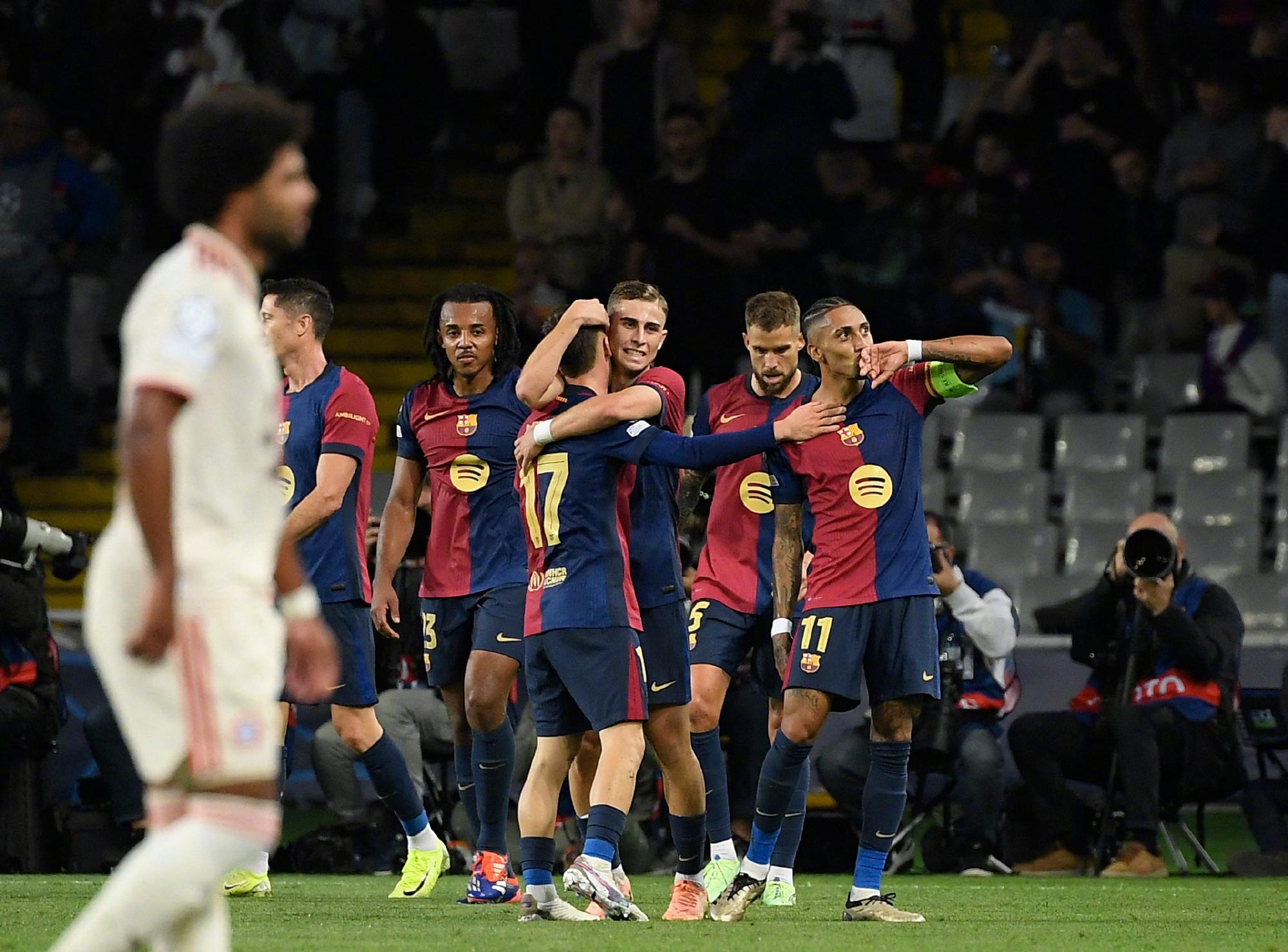 包含拜仁慕尼黑全面备战欧冠16强淘汰赛的词条